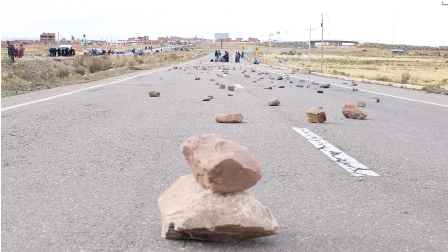 Suman 67 bloqueos y la Policía aún no tiene la instrucción para desbloquear