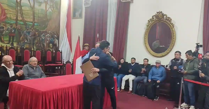 Tarija declara “Ciudadano Distinguido” a José Luis Merino Fajardo, alcalde de Iniesta – España